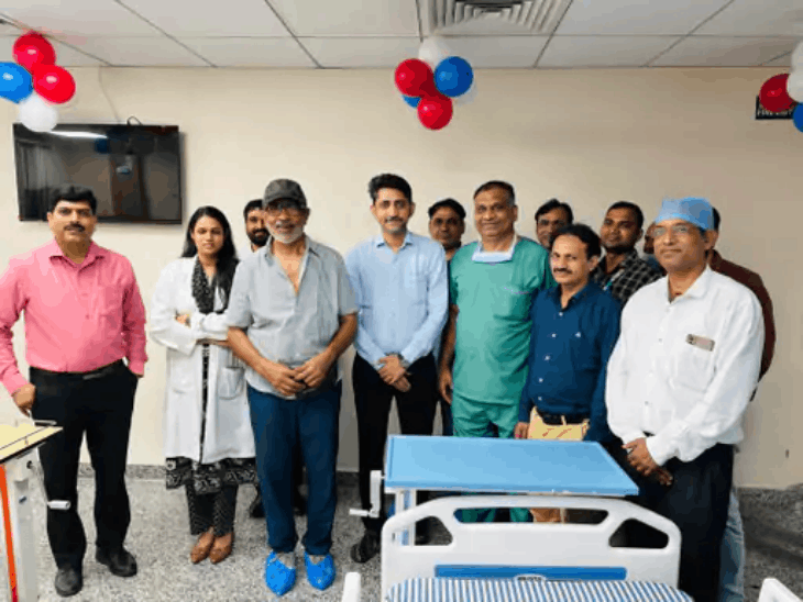 जयपुर में चल रही वेब सीरीज ‘आश्रम 4’ की शूटिंग:प्रकाश झा ने समझाए सीन, त्रिधा चौधरी और अदिति पर फिल्माए गए अहम सीन