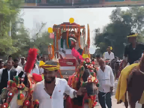 नालंदा- राजाकुआं आश्रम में संत बाबा महोत्सव में उमड़े श्रद्धालु:राजद नेता संत बाबा को बताया ‘त्रिकालदर्शी और निष्काम कर्मयोगी’, कहा- लालू जी का विशेष प्रेम रहा है