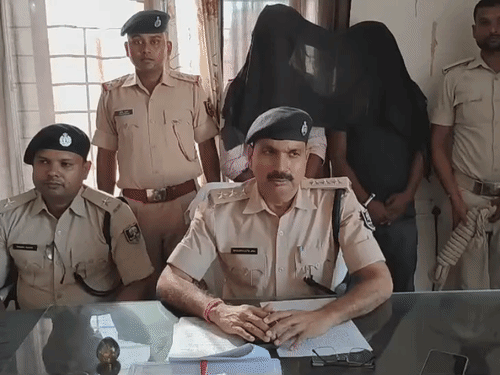 दरभंगा- घर में काम करने वाले ने की चोरी, अरेस्ट:8 सितंबर को मोबाइल, टैब, कैश की चोरी की थी, सामान खरीदने वाला भी गिरफ्तार
