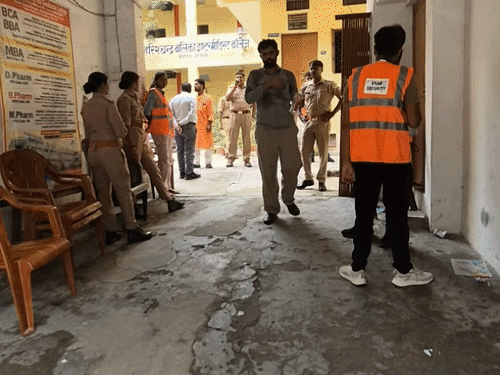 अभ्यर्थी बोले- कम बच्चों ने एग्जाम दिया:बच्चों में पेपर लीक का डर; यूपीपीएससी के तकनीकी शिक्षा का एग्जाम खत्म, पेपर ना इजी था न टफ