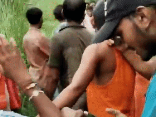 समस्तीपुर में युवक-युवती से बदसलूकी:8-10 लोगों ने घेरा, छोड़ देने की गुहार लगाती रही लड़की; 24 घंटे के अंदर दूसरा मामला
