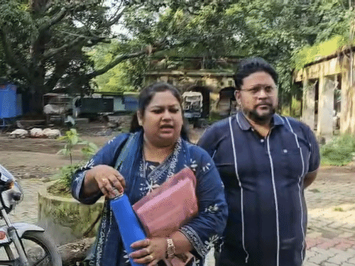 डॉक्टर दंपति बोले- हाउस हेल्प ने खिलाया धथूरे का बीज:लोहसिंघना थाना में केस दर्ज, किचन से मिले संदिग्ध बीज FSL भेजे गए