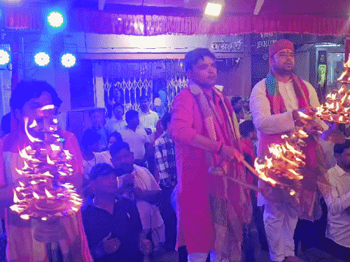 मुजफ्फरपुर में गणेश महोत्सव में सनातन सेवार्थ ने की महाआरती:उमड़ी भक्तों की भीड़, लोक-कल्याण की कामना के साथ विशेष पूजा-अर्चना की गई