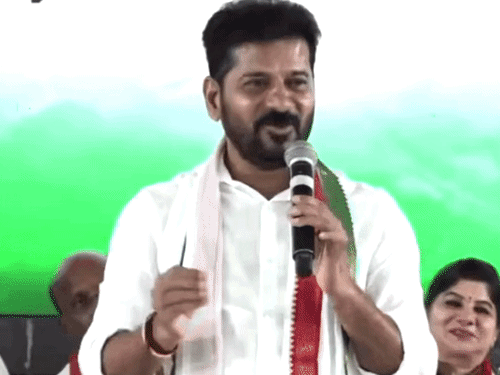 तेलंगाना के सीएम रेवंत रेड्‌डी ने केसीआर को बताया बिहारी:बोले- बिहार से लूटने के लिए आए थे; बीजेपी बोली- कांग्रेसी को इटली का डीएनए समझ में आ रहा है