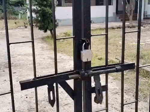 रैयाम चीनी मिल कार्यालय पर लटका ताला:20 नवंबर को शिलान्यास कार्यक्रम प्रस्तावित; 12,336 किसानों का ऑनलाइन रजिस्ट्रेशन