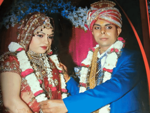 पत्नी बोली- पांच बजे आता तो जिंदा रहता!:घर लौटे पति ने बीवी को प्रेमी संग देखा; दोनों ने गला दबाकर मारा, सड़क किनारे फेंका शव