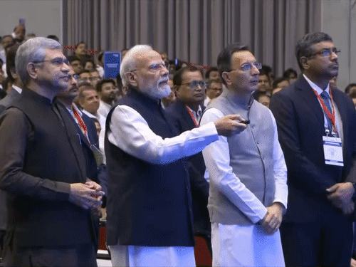 पीएम ने सेमीकॉन इंडिया कार्यक्रम का उद्घाटन किया:52 देशों की 600 कंपनियों के प्रतिनिधि शामिल; रेत से चिप बनने तक की प्रोसेस बताई जाएगी