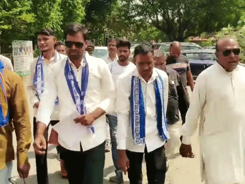 धार में भीम आर्मी की आरक्षण के समर्थन में रैली:बैकलॉग पद भरने की भी मांग, राष्ट्रपति के नाम कलेक्टर को ज्ञापन दिया