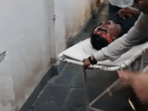 बोकारो में गोली मारकर दंपती की हत्या:चंद्रपुरा में घर का दरवाजा खुलते ही अपराधियों ने की फायरिंग, बेटा गंभीर रूप से जख्मी