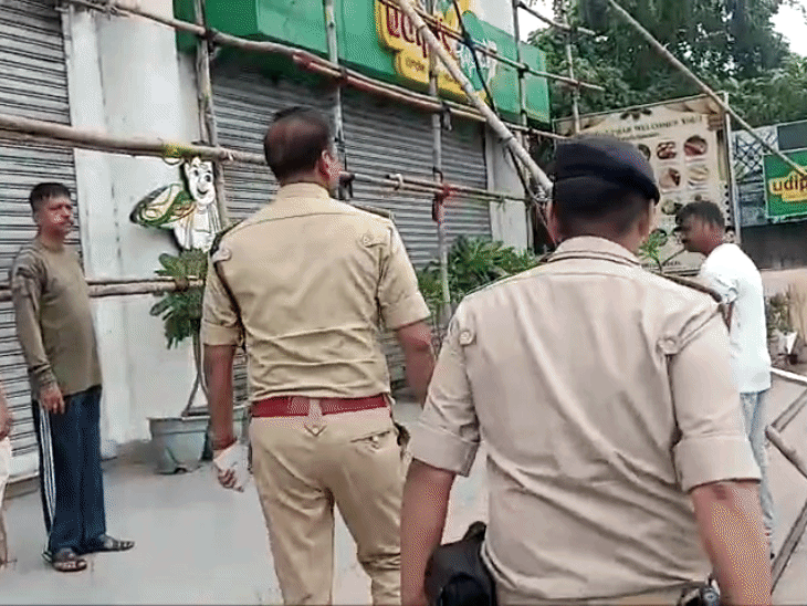 जमशेदपुर में बिंदल मॉल के पास ताबड़तोड़ फायरिंग:रेस्टोरेंट में बैठे लोगों को बनाया निशाना, चार युवक घायल; पुलिस जांच में जुटी