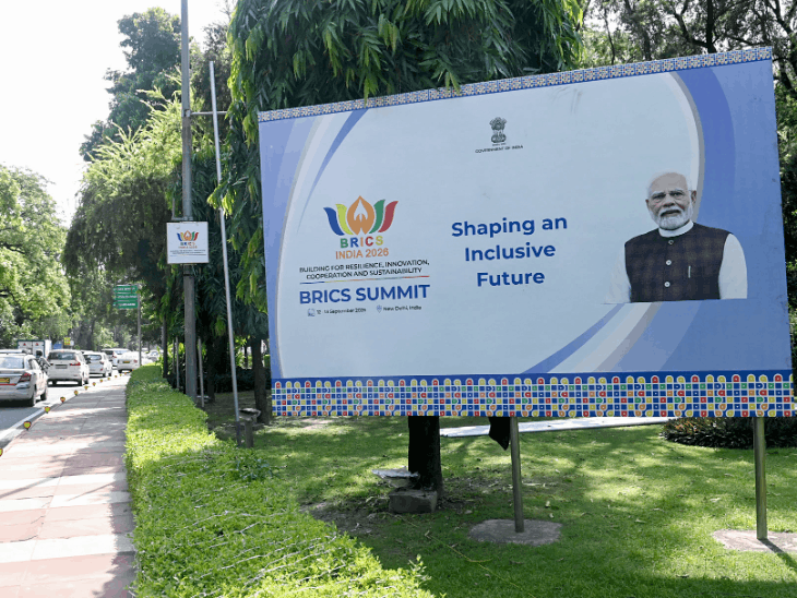 BRICS 2026: दिल्ली में स्ट्रीट वेंडर्स के स्टॉल नहीं लगेंगे:यूपी-एमपी समेत 7 राज्यों के फ्लाइंग ट्रेनिंग सेंटर्स पर रोक, DGCA बोला- 3 दिन कोई विमान न उड़ाएं