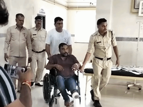 जहरीली शराब- मास्टरमाइंड रवि गिरफ्तार, अब मनीष की तलाश:ढाबा सील, अवैध निर्माण ढहाया; 33 में से 18 आरोपी गिरफ्तार