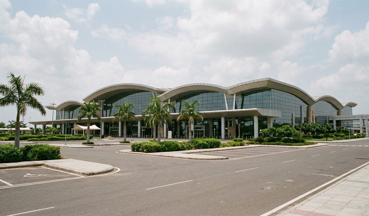 Delhi Police ने 30 लाख की Cyber Fraud के आरोपी उदित त्यागी को Jaipur Airport से दबोचा