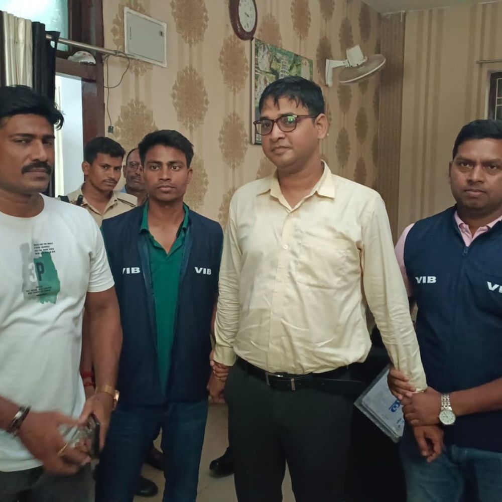 जहानाबाद में सहायक अभियंता 20,000 रुपए घूस लेते गिरफ्तार:विजिलेंस डिपार्टमेंट ने होटल से पकड़ा, 7 लाख के काम के भुगतान में मांगी थी रिश्वत