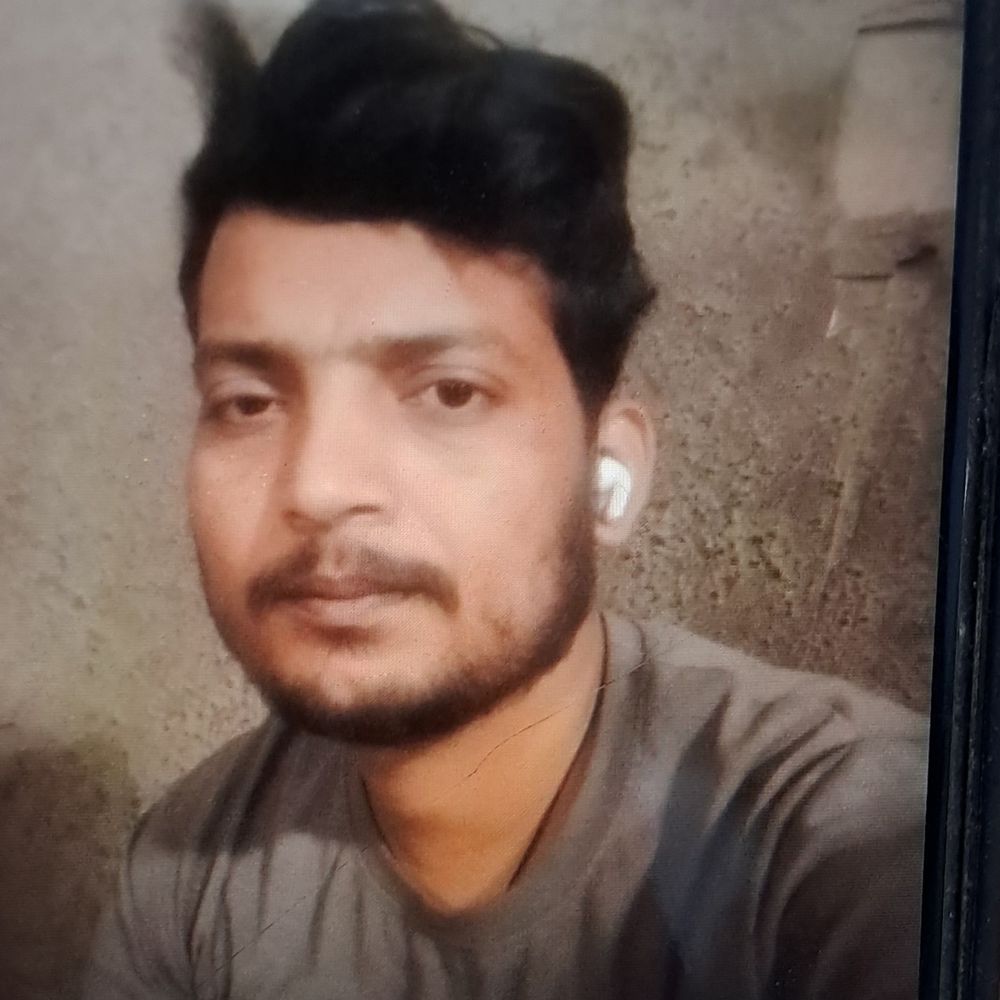 वाहन ने बाइक सवार दो मजदूरों को रौंदा, मौत:गोपालगंज में महावीरी अखाड़ा देखकर लौट रहे थे, एक महीने पहले लौटा था दुबई से