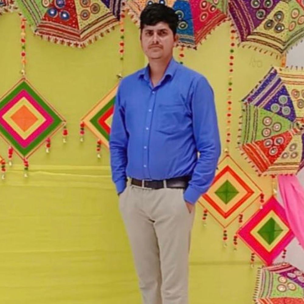 गुरुग्राम में बाइक डिवाइडर से टकराई, युवक की मौत:ऑटोमोबाइल एजेंसी के स्टोर कीपर था, यूपी का रहने वाला