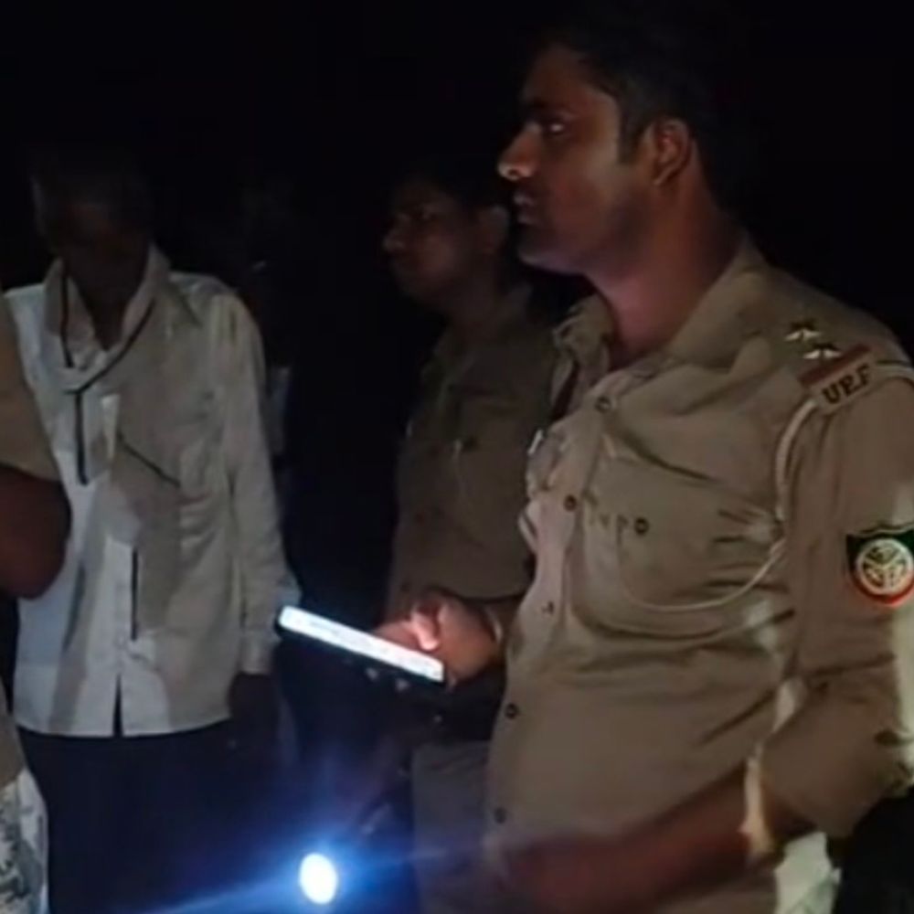 कानपुर देहात में तेंदुआ दिखने की चर्चा से दहशत:गौरी-जगदीशपुर में पैरों के निशान मिले, वन विभाग का सर्च ऑपरेशन जारी