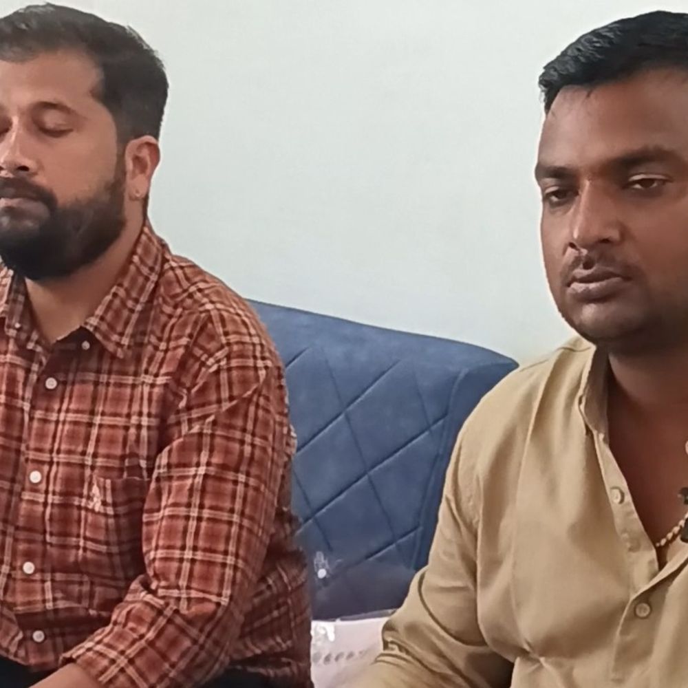 बेतिया में पूर्व मंत्री-विधायक पर जमीन विवाद का आरोप:पार्षद के बेटे ने कहा- 6 महीने से परेशान कर रहे, सुरक्षा और जांच की मांग