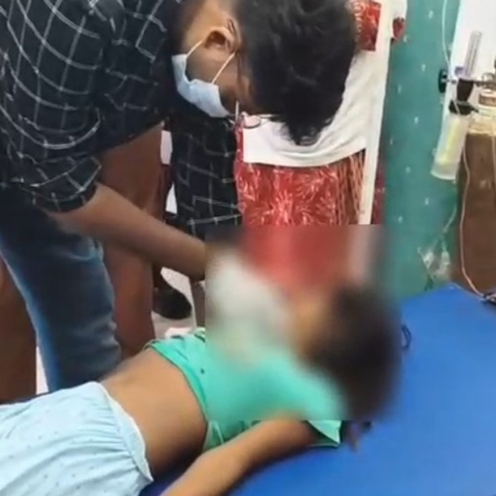 हाथरस में 10 साल की बच्ची की अचानक मौत:अस्पताल ले जाने पर डॉक्टरों ने मृत घोषित किया, पोस्टमार्टम नहीं हुआ