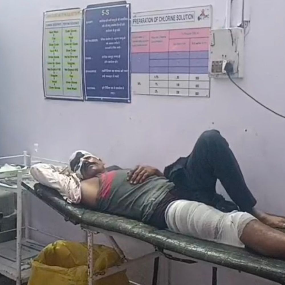 दसगात्र से लौट रहे युवकों को बोलेरो ने मारी टक्कर:सीधी के पोखरा में हादसा, एक युवक रीवा रेफर; वाहन लेकर भागा ड्राइवर