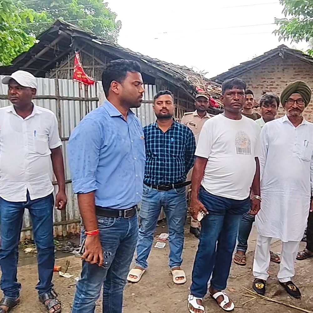 कटिहार में बरारी-अमदाबाद के कई गांव बाढ़ में डूबे:गंगा का जलस्तर बढ़ा, घर छोड़कर ऊंची जगहों पर पहुंचे लोग; 2 गांवों का संपर्क टूटा
