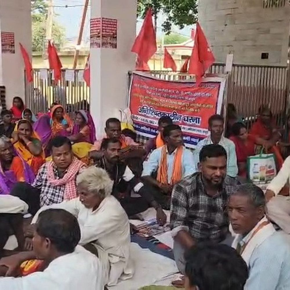 थानाप्रभारी के निलंबन की मांग पर सातवें दिन भी धरना:जमुई में प्रशासन की चुप्पी से नाराज प्रदर्शनकारी; झाझा में पुतला दहन की तैयारी