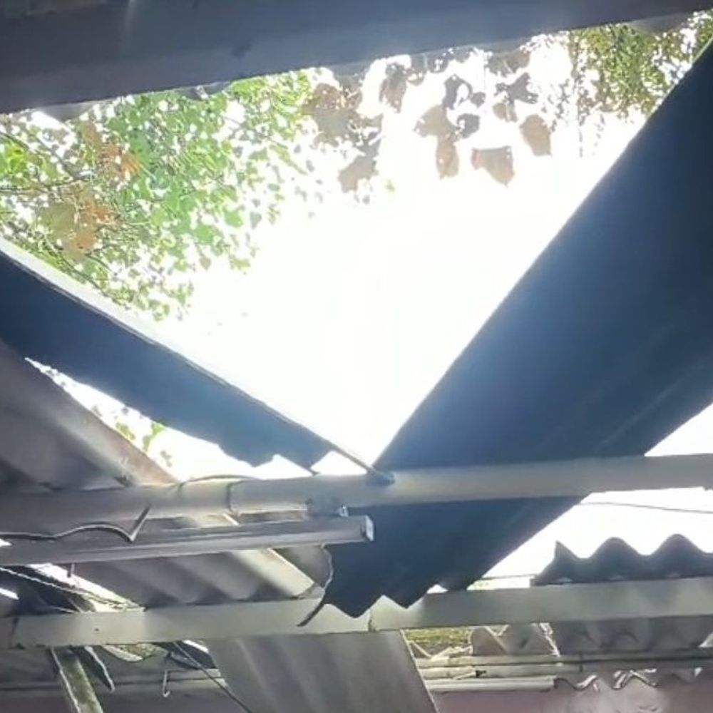 धनसार में फर्नीचर दुकान से लाखों की चोरी:चोर छत तोड़ घुसे दुकान में, थाना से 50 मीटर दूर हुई वारदात; 22 हजार नकद और मशीनें ले गए
