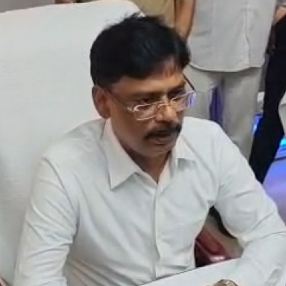 हाथरस के नए DM ने बताई प्राथमिकताएं:राजस्व, विकास और कानून व्यवस्था पर रहेगा फोकस; बोले- समस्याओं का करेंगे समाधान