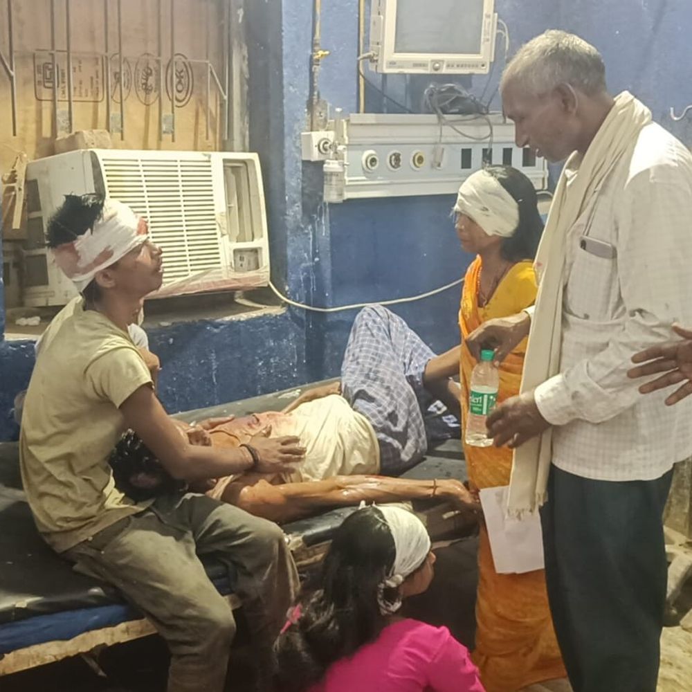 नवादा में रास्ते और गाली-गलौज को लेकर चाचा-भतीजा भिड़े:महिला और युवती समेत 8 लोग घायल, दोनों पक्ष ने मारपीट का लगाया आरोप