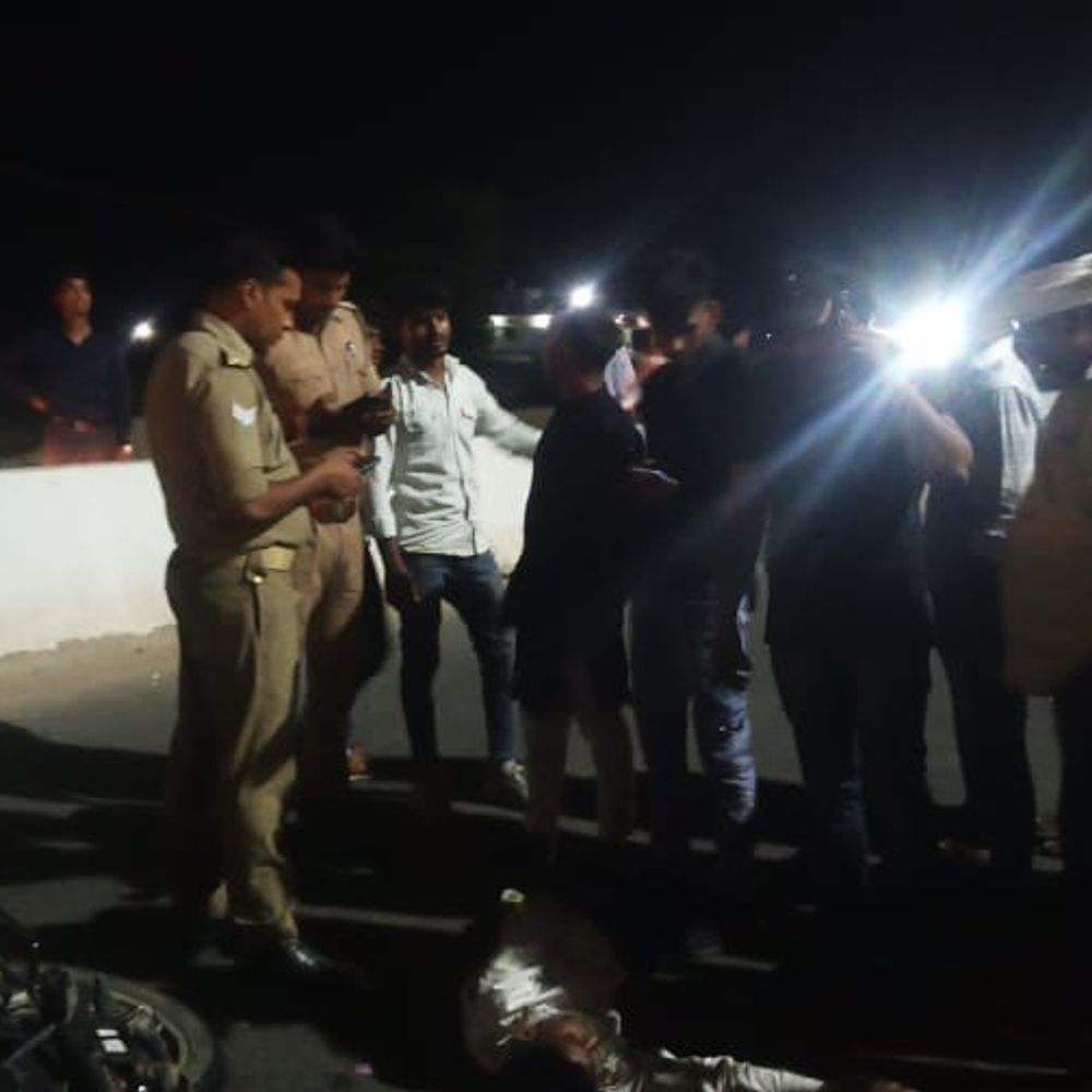 अयोध्या में 2 बाइकें आमने-सामने भिड़ीं, 2 युवकों की मौत:सूर्यकुंड-भरतकुंड मार्ग पर हादसा हुआ, दोनों पूराकलंदर क्षेत्र के रहने वाले थे