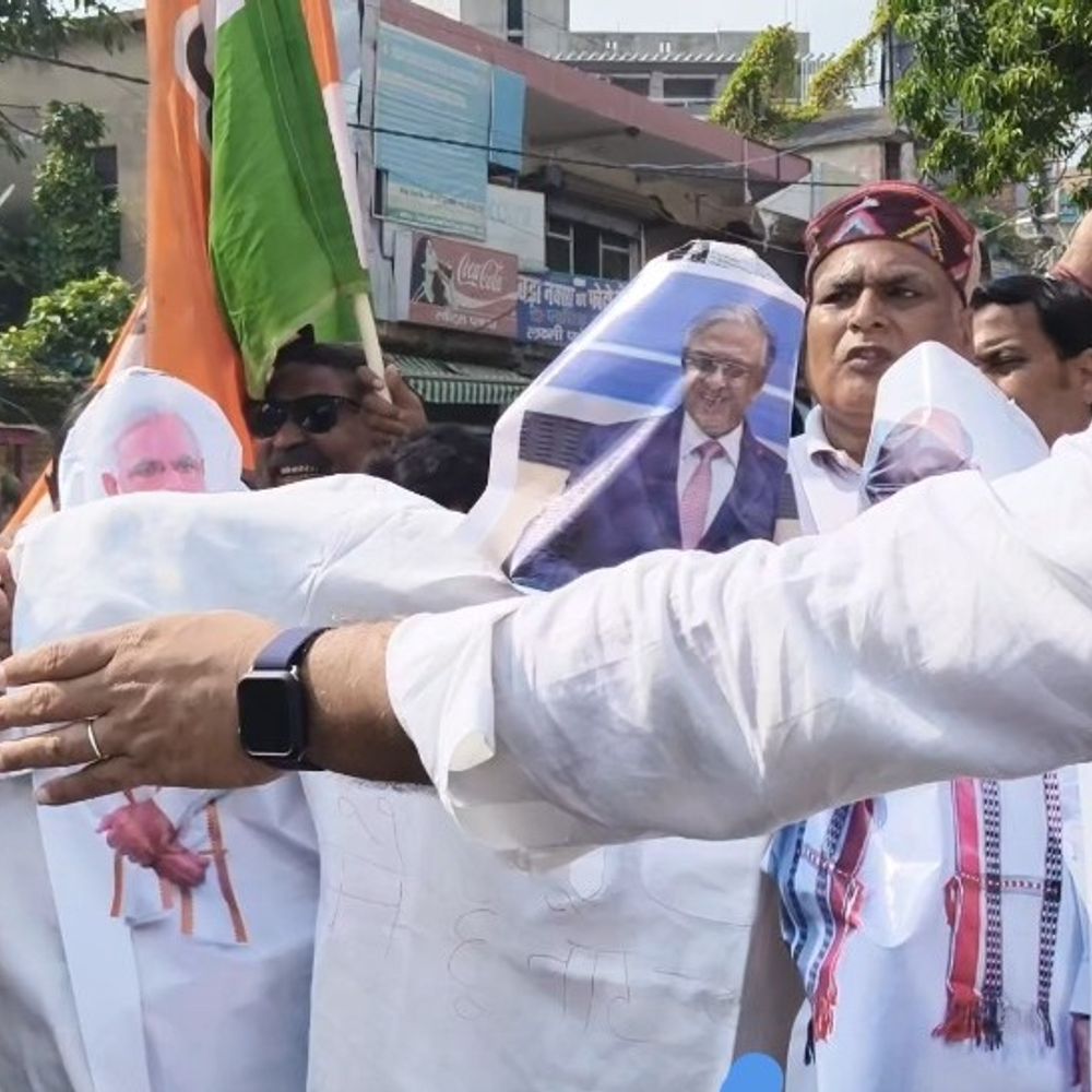 चुनाव आयोग पर ‘वोट चोरी’ का आरोप, कांग्रेस का प्रदर्शन:मोहम्मद रेहान के नेतृत्व में बिस्फी के कार्यकर्ता हुए शामिल
