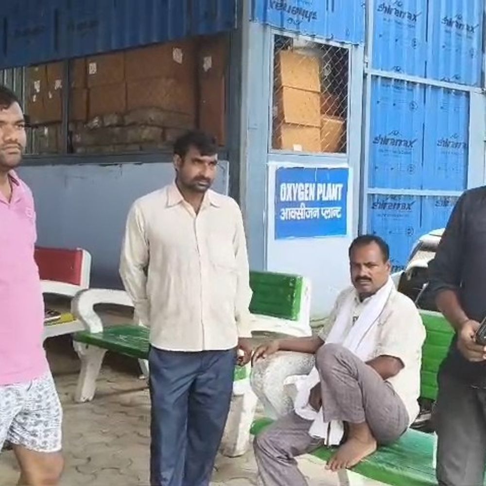 कैमूर में पारिवारिक विवाद से परेशान व्यक्ति ने लगाई फांसी:दूसरी पत्नी-बेटे से अनबन के बाद अकेलेपन में जान दी