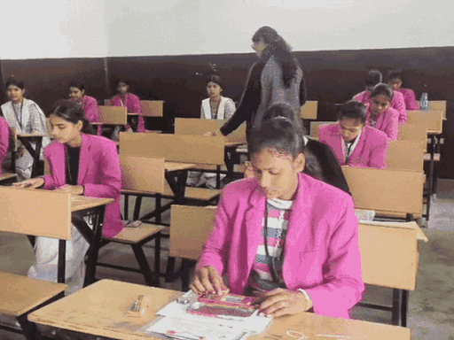 हरियाणा में 10वीं-12वीं के एडमिट कार्ड कल होंगे जारी:140 परीक्षा केंद्र बनाए, 39537 परीक्षार्थी देंगे एग्जाम, 25646 छात्र व 13891 छात्राएं होंगी शामिल