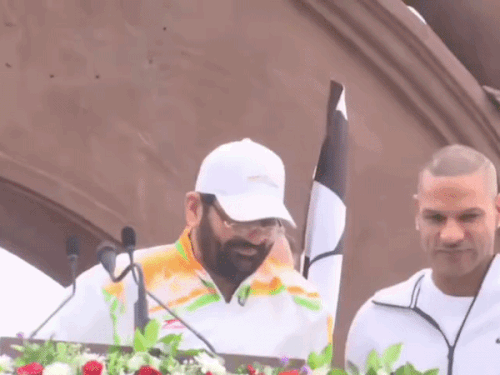 सीएम सैनी ने सूरजकुंड से मैराथन को दिखाई हरी झंडी:क्रिकेटर शिखर धवन पहुंचे,1 लाख से ज्यादा रजिस्ट्रेशन हुए, विजेता को मिलेगा 10 लाख इनाम