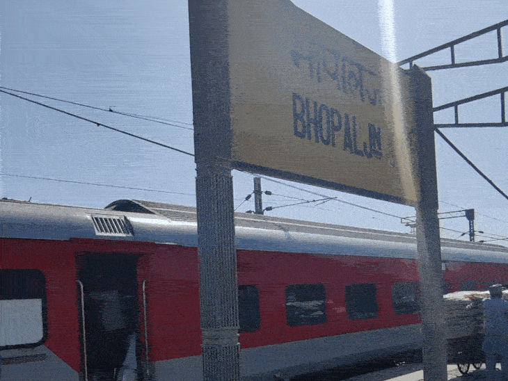 ट्रेन से मुम्बई पहुंचने में लग सकता है अधिक समय:भोपाल होकर चलने वाली 23 ट्रेनें बदले मार्ग से चलेंगी, कसारा में तीसरी रेल लाइन का काम