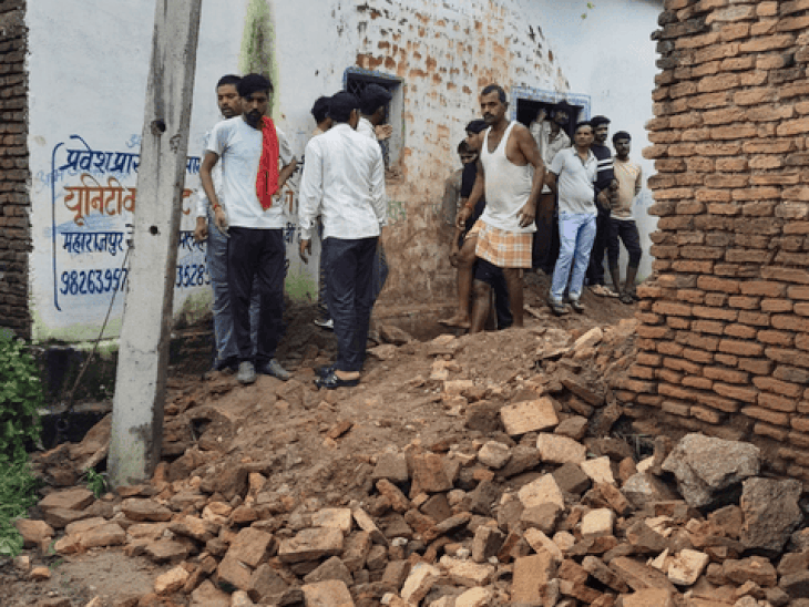 छतरपुर में बारिश से मकान-दीवार गिरने से 2 की मौत:खेत जा रहे बुजुर्ग और घर में सो रही वृद्धा की जान गई, 3 बच्चे घायल