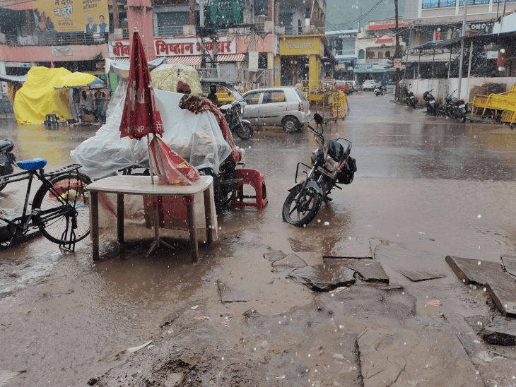 रायसेन में तीन दिन से बारिश, हलाली डैम 70% भरा:जिले में अब तक 31.99 इंच बारिश; यह सामान्य से 12 इंच कम