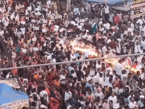 हिसुआ में प्रणव हत्याकांड में कैंडल मार्च:सैकड़ों लोग सड़क पर उतरे; ‘न्याय नहीं मिला तो आंदोलन जारी रहेगा’, दोषियों को फांसी देने की मांग