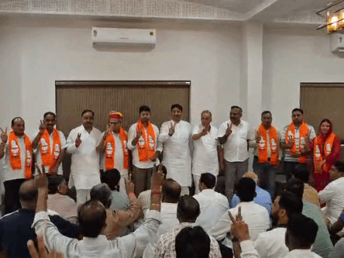 मेयर चुनाव से पहले 7 निर्दलीय-पार्षदों ने भाजपा की जॉइन:इनमें 4 BJP और 3 कांग्रेस के समर्थित; मेयर पद के दावेदार के लिए दो घंटे बैठक