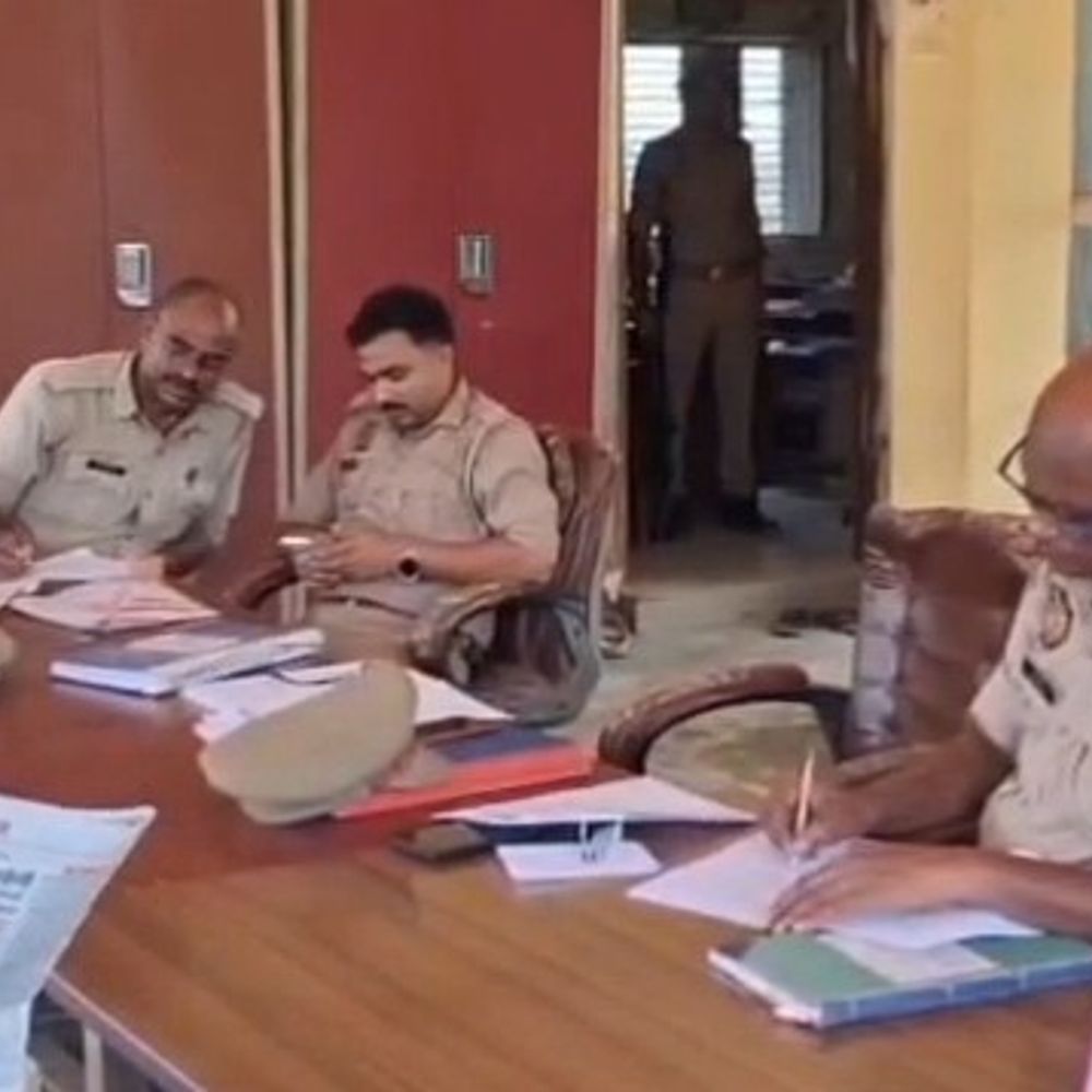 हरदोई में फसल की रखवाली करने गए युवक की मौत:संदिग्ध हालत में बेहोश मिला, परिजन सीएचसी ले गए; डॉक्टर ने मृत घोषित किया
