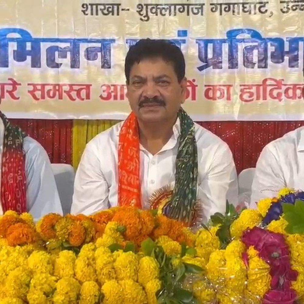 सविता-समाज की सरकार में 4% भागीदारी तय हो-MLC रामचंद्र प्रधान:उन्नाव में मेधावी छात्र-छात्राओं को मेडल देकर किया सम्मानित