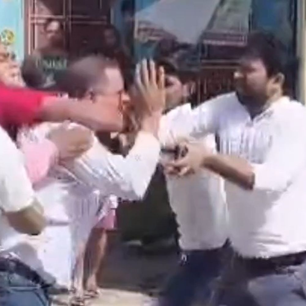 बिजली चोरी की जांच करने गई टीम पर हमला:जेई को दौड़ा-दौड़ाकर पीटा, सरकारी दस्तावेज छीनने का भी आरोप