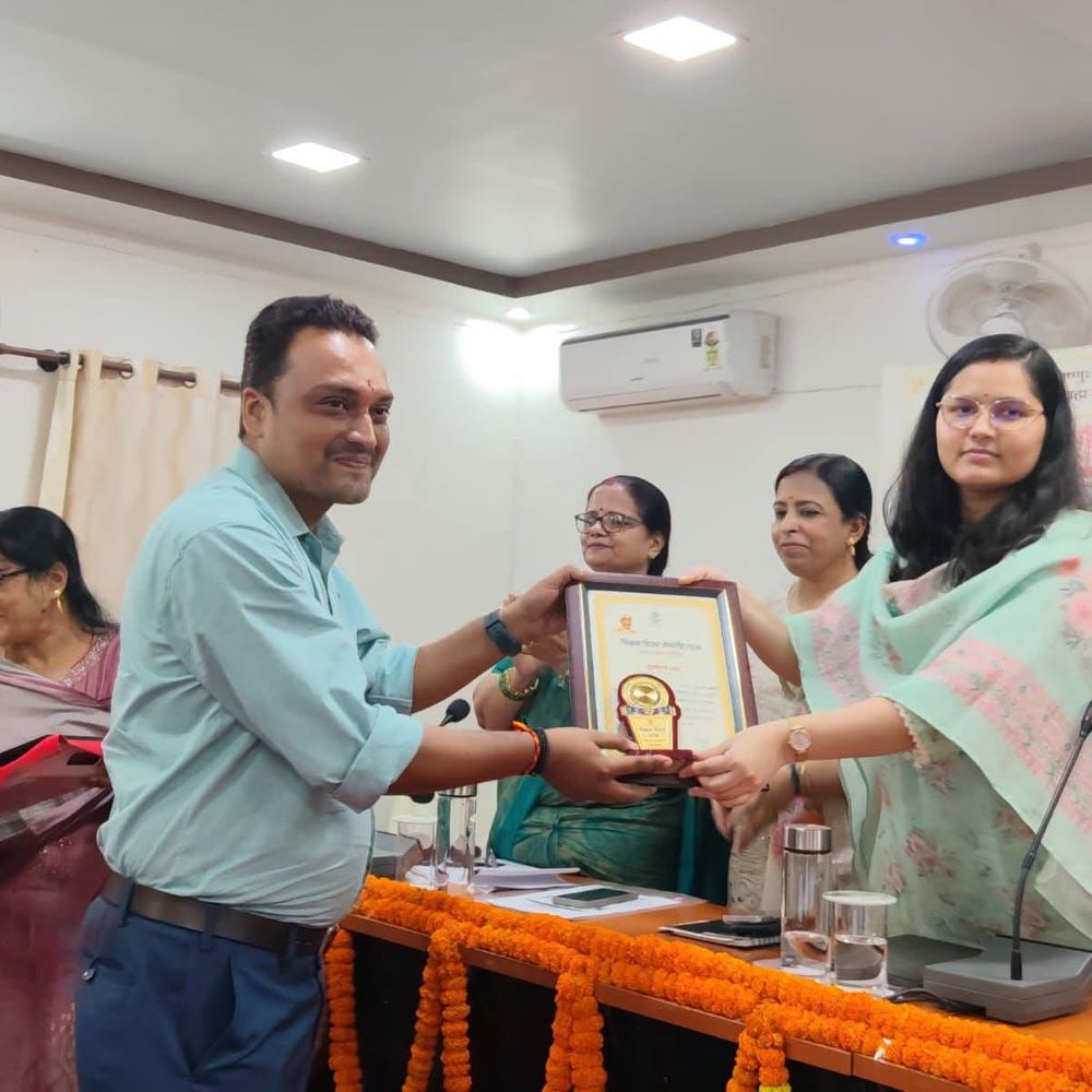 DM बोले-‘शिक्षक समाज और देश की मजबूत नींव’:टीचर्स डे पर खगड़िया में 50 शिक्षकों का सम्मान, ‘स्नेह समिति’-डिजिटल लर्निंग की पहलों पर जोर