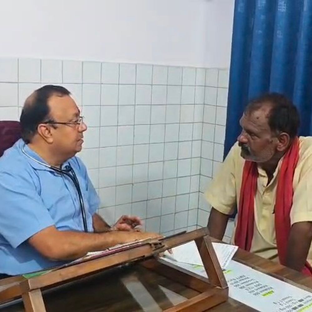हर महीने तीसरे रविवार मधेपुरा में मुफ्त मेडिकल कैंप:पटना के बड़े सरकारी अस्पतालों में इलाज की भी मिलेगी मदद; डॉ. मनीष मंडल ने शुरू की सेवा