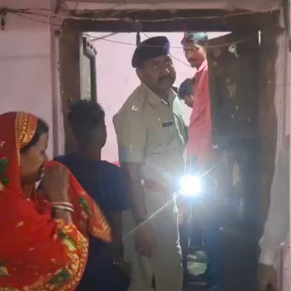 बांका में नवविवाहिता का शव पंखे से लटका मिला:5 महीने पहले हुई शादी, मायके वालों ने लगाया हत्या का आरोप; ससुराली फरार