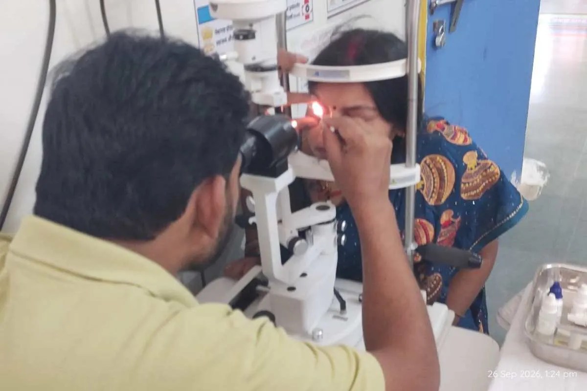 विदिशा में फेविक्विक से चिपकी महिला की आंख, ट्यूब खोलते वक्त हादसा