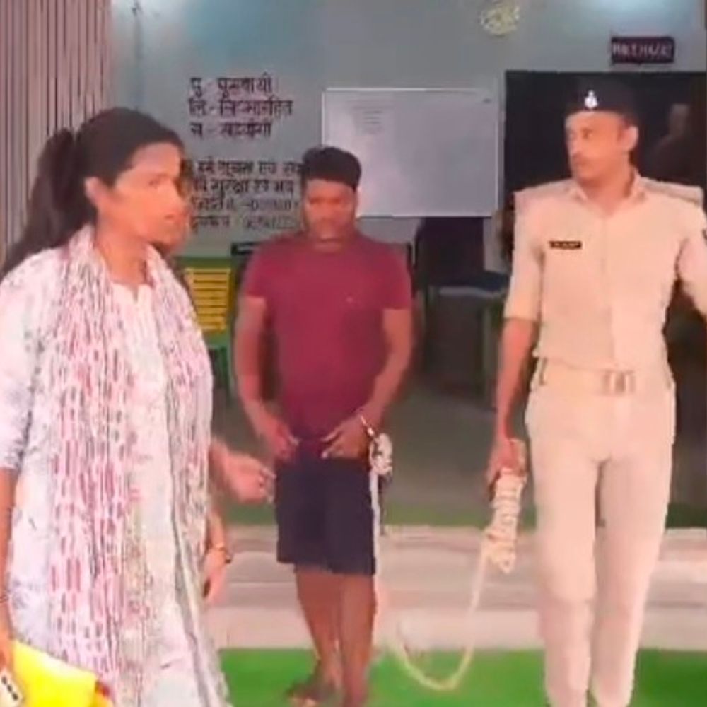 BSNL केबल चोरी गिरोह का खुलासा,1 चोर अरेस्ट:शेखपुरा में अंडरग्राउंड कॉपर केबल काटते पकड़ा, बाइक-ई-रिक्शा बरामद; 5 की तलाश