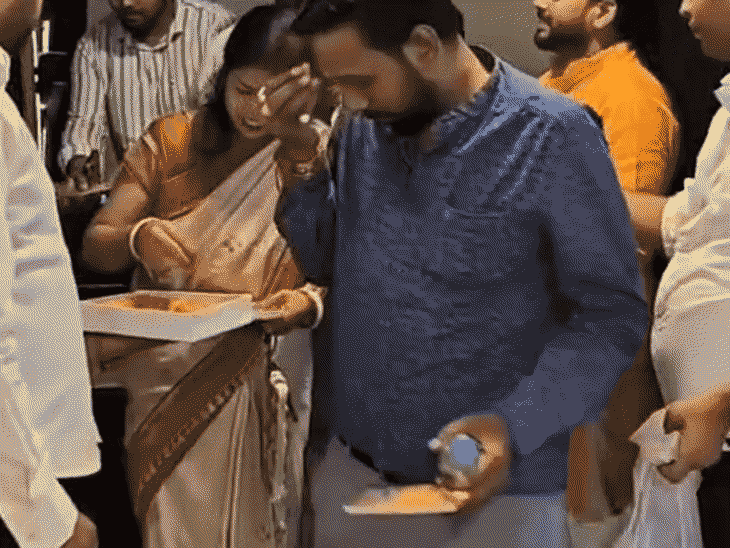 ‘हनुमान अंश’ मूवी के बाद मिला लड्डू और सुंदरकांड पुस्तक:गोरखपुर के थिएटर में गूंजा जय श्री राम, देखें VIDEO