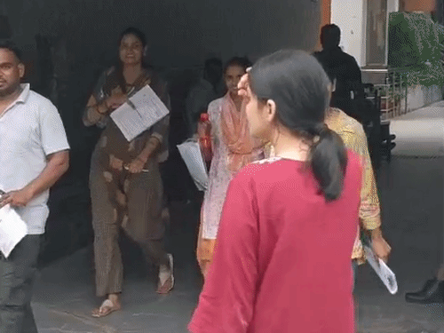 शहर के 29 केंद्रों पर पालिटेक्निक लेक्चरर भर्ती परीक्षा:दो पालियों में 11831 परीक्षार्थी होंगे शामिल, पेपर रहा आसान