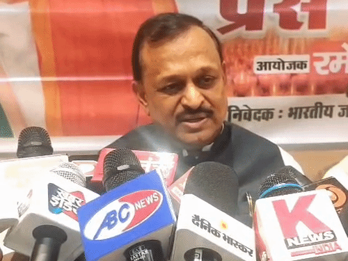 कानपुर में पीएम के जन्मदिन पर 76 हजार दिए जगमगायेंगे:मोतीझील में होगा पहली बार होगा अनोखा ड्रोंन शो, सांसद बोले- BJP मनाएंगी सेवा संकल्प माह